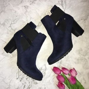 Attention Allexina Blue Suede Ankle Boots Size 9